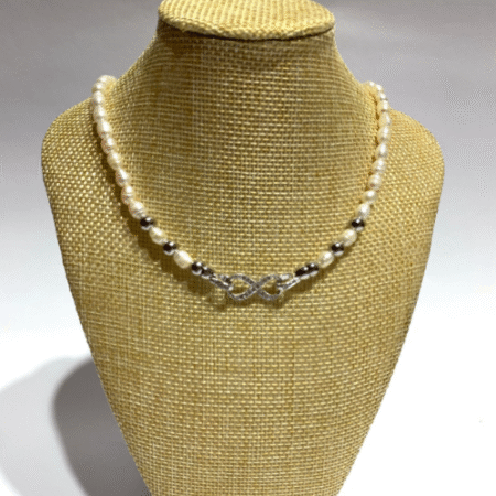 Collar Infinito de Perlas