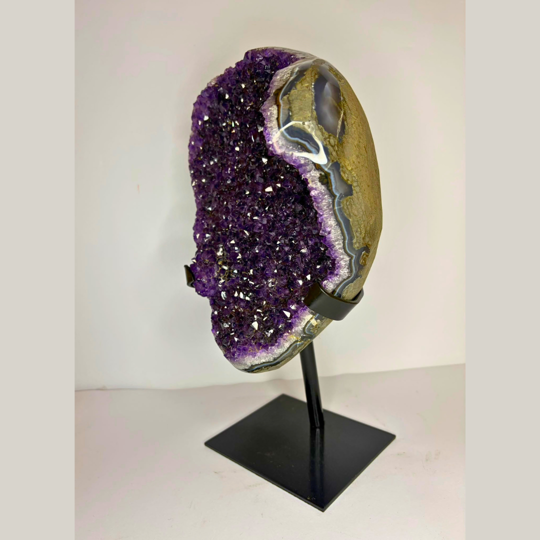 Drusa de Amatista Natural Violeta Intenso con Base de Hierro - Imagen 2