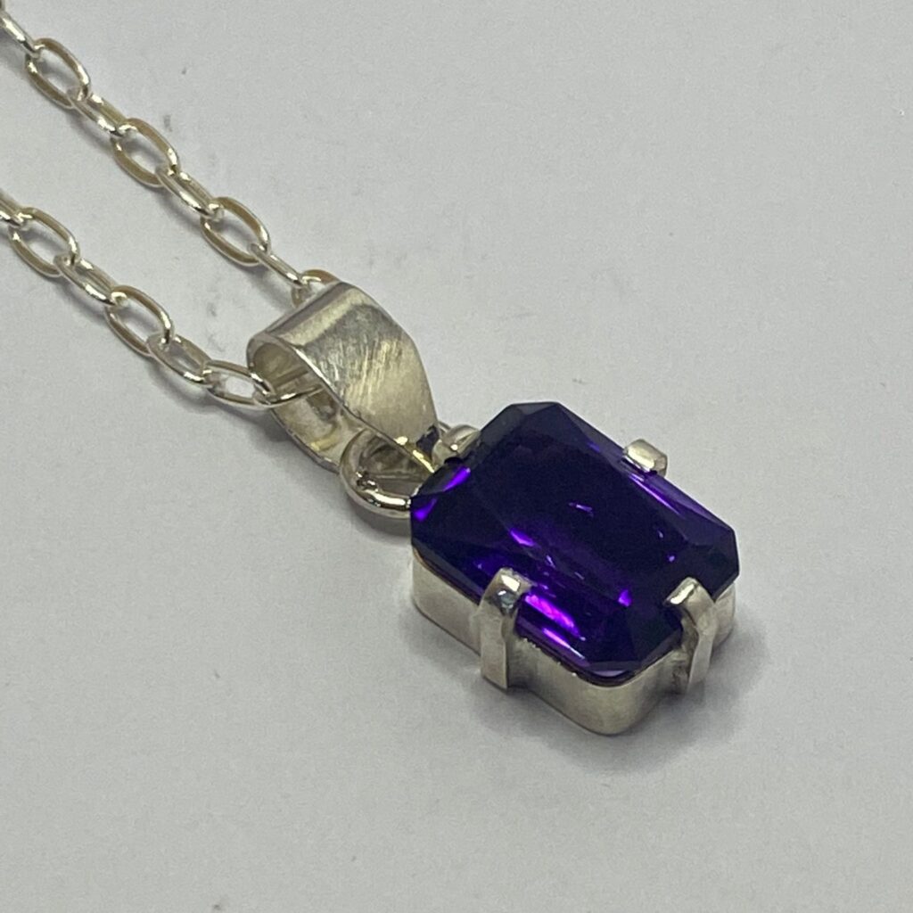 Cadena Luz de Amatista Rectangular en Plata 925
